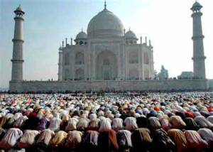 Indian-Muslims-praying-ed